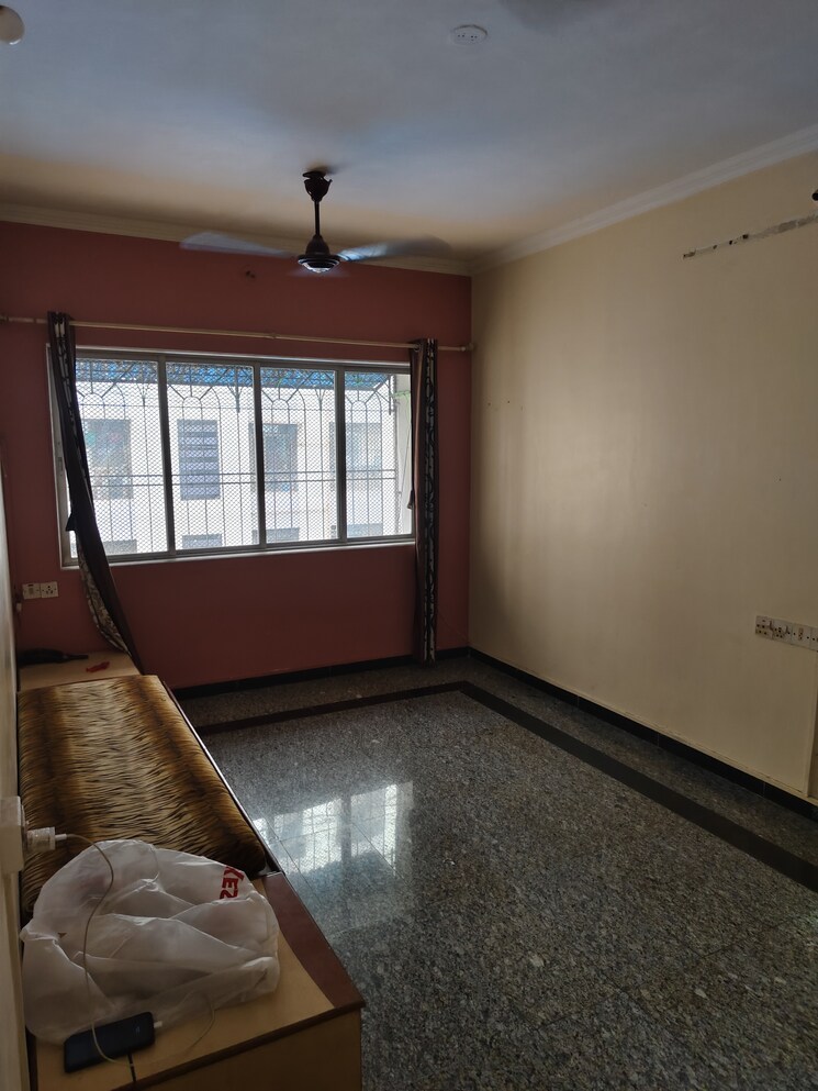 Room, dheeraj-uphar-chs-ltd- 1 Bedroom 550 Sq.Ft. Apartment In Malad East Mumbai 9028151