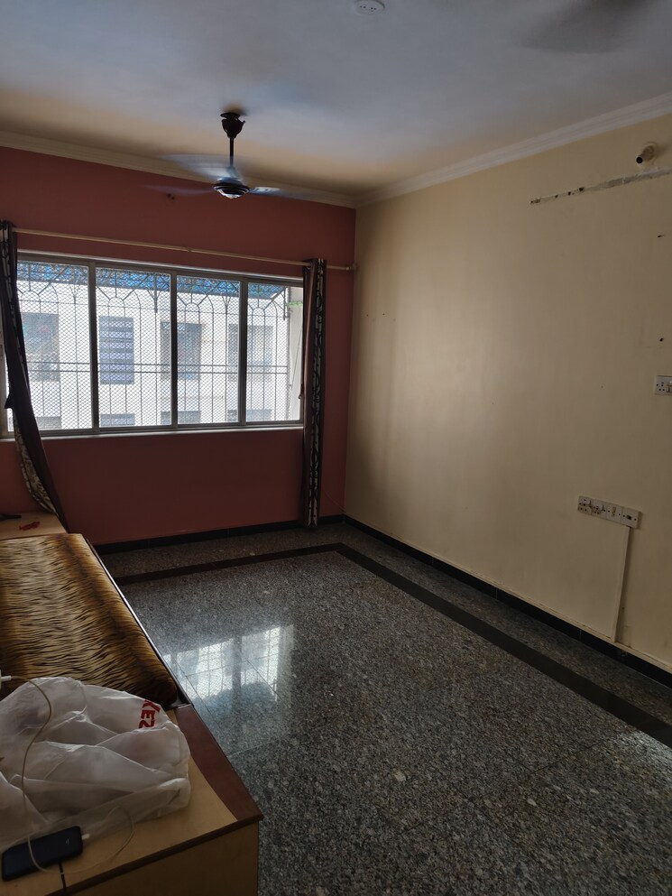 Room, dheeraj-uphar-chs-ltd- 1 Bedroom 550 Sq.Ft. Apartment In Malad East Mumbai 9028151