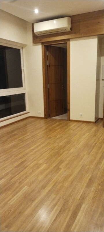 Bedroom in 5 BHK Apartment at INC Boston, Prabhat Road – for Rent