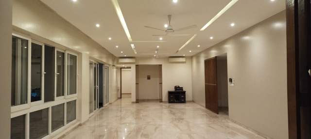 5 BHK + Extra Room 4500 Sq.Ft. Apartment in INC Boston