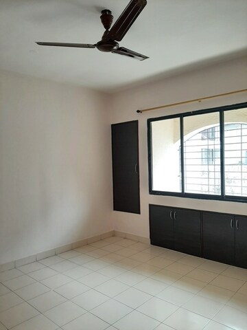 Room in 3 BHK Apartment at Belle Vista Apartments, Cbd Belapur Sector 15 – for Sale