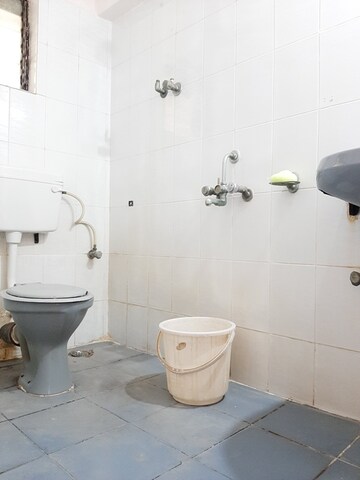 Bathroom in 3 BHK Apartment at Belle Vista Apartments, Cbd Belapur Sector 15 – for Sale