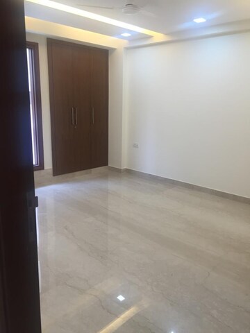 Room in 3 BHK Builder Floor at Hauz Khas – for Sale