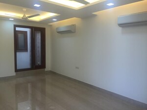 Room in 3 BHK Builder Floor at Hauz Khas – for Sale