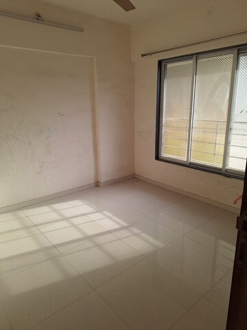 Room in 2.5 BHK Apartment at Dipti Aryavarta, Andheri East – for Rent