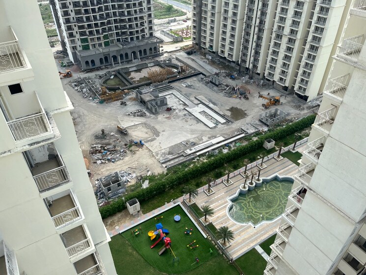 Exterior View, mahagun-mantra-i 3 Bedroom 1400 Sq.Ft. Apartment In Sector 10 Greater Noida Greater Noida 9028258