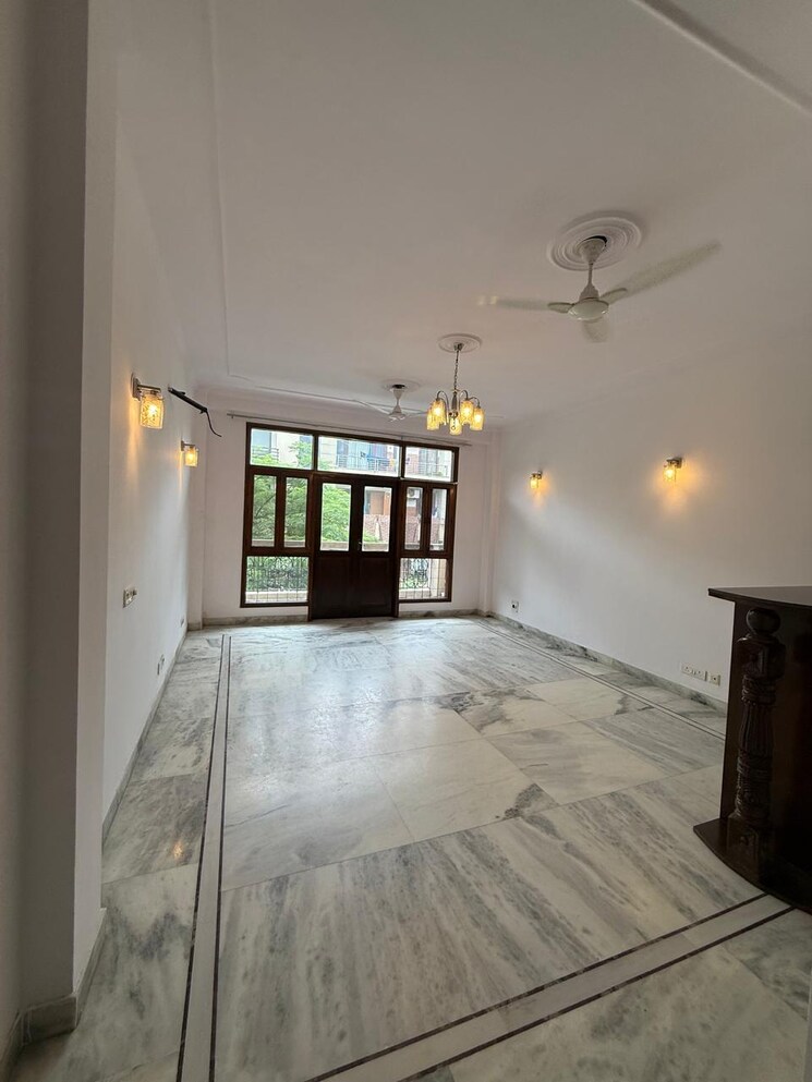 Room, nehru enclave 3 Bedroom 1900 Sq.Ft. Builder Floor In Nehru Enclave Delhi 9028266