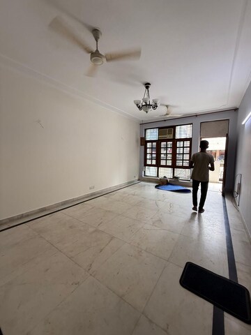 Room in 3 BHK Builder Floor at Kalkaji – for Rent
