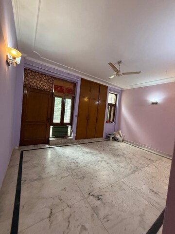Room in 3 BHK Builder Floor at Kalkaji – for Rent