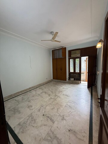 Room in 3 BHK Builder Floor at Kalkaji – for Rent