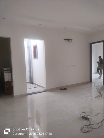 Living Room in 3 BHK Builder Floor at Sector 14 – for Rent