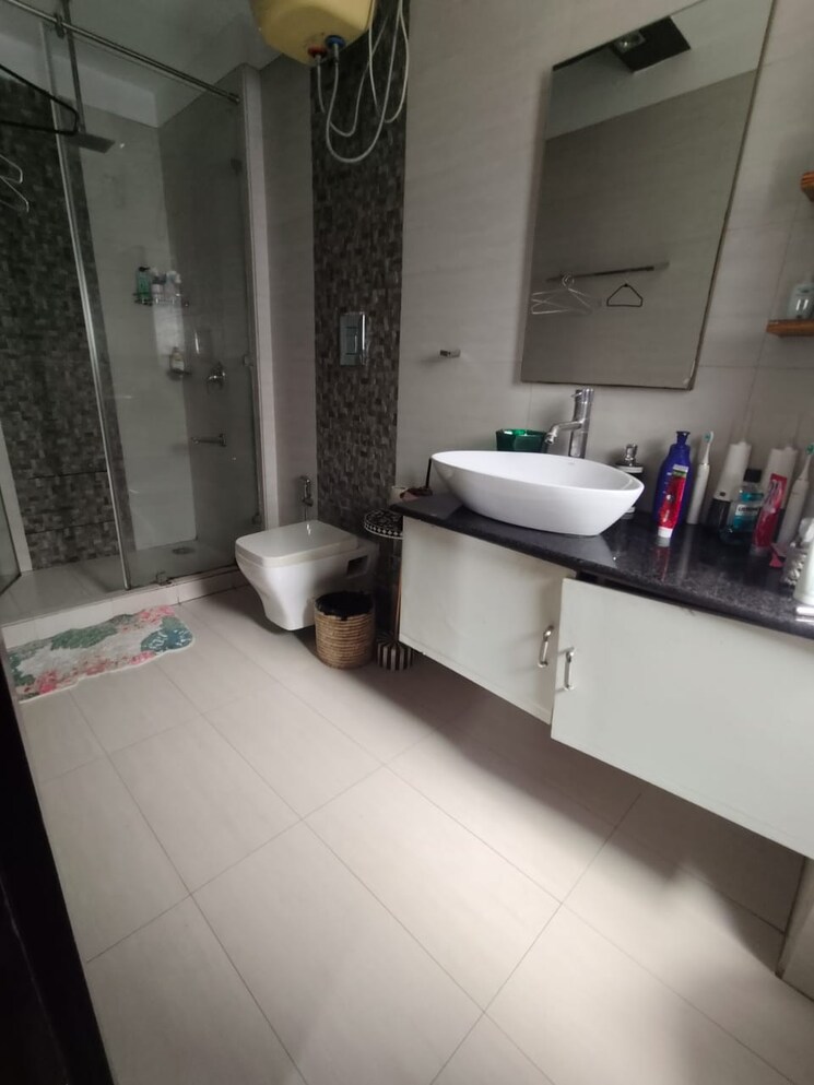 Bathroom, greater kailash part 3 3 Bedroom 1800 Sq.Ft. Builder Floor In Greater Kailash Part 3 Delhi 9028277