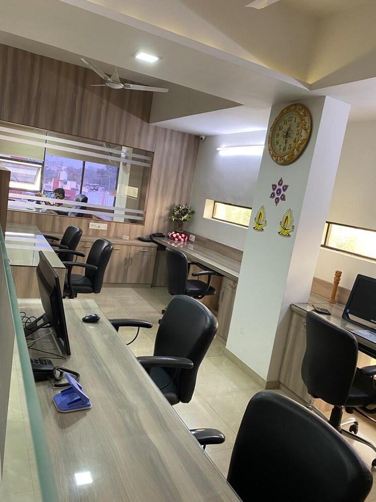 Team Area, karelibaug Commercial Office Space 1450 Sq.Ft. In Karelibaug Vadodara 8999183