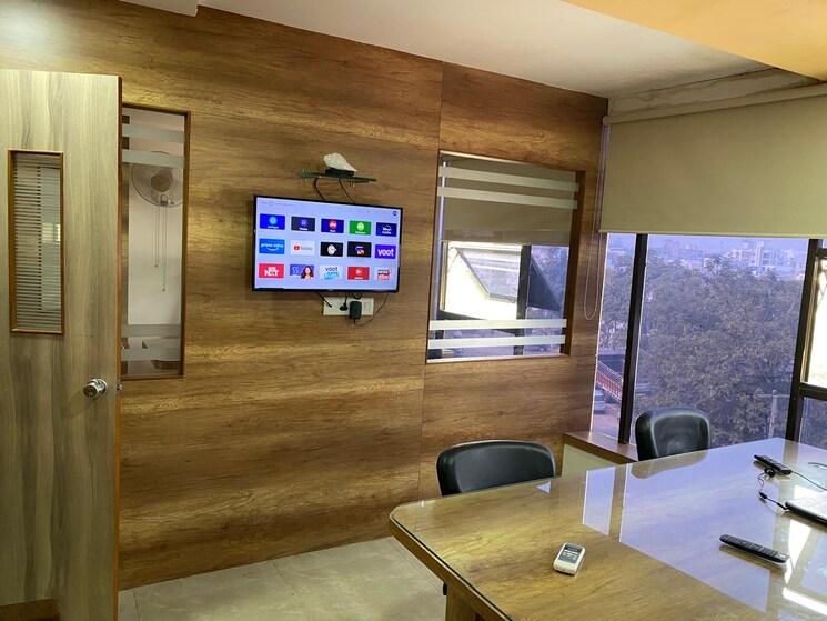 Team Area, karelibaug Commercial Office Space 1450 Sq.Ft. In Karelibaug Vadodara 8999183