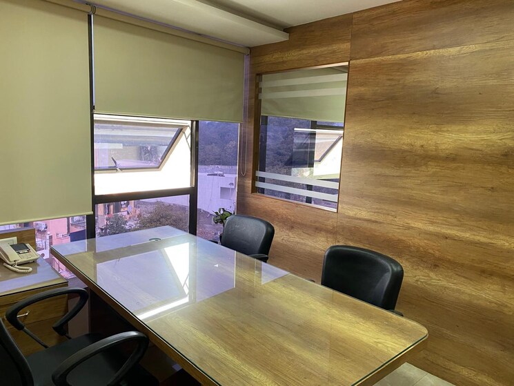 Team Area, karelibaug Commercial Office Space 1450 Sq.Ft. In Karelibaug Vadodara 8999183