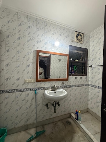 Bathroom in 1 BHK Builder Floor at Kalkaji – for Rent
