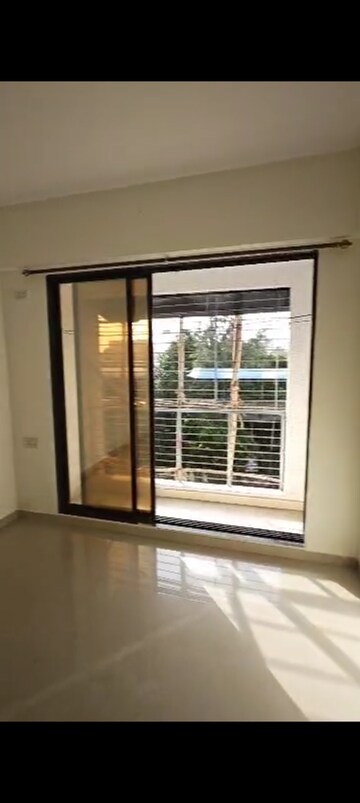 Room in 1 BHK Apartment at Reliable Gulraj Tower, Kurla – for Rent