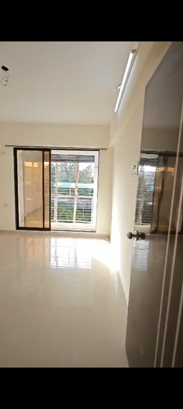 Room in 1 BHK Apartment at Reliable Gulraj Tower, Kurla – for Rent