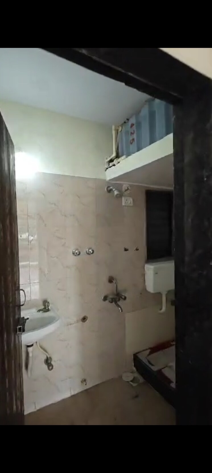 Bathroom, reliable-gulraj-tower 1 Bedroom 500 Sq.Ft. Apartment In Kurla Mumbai 9028293