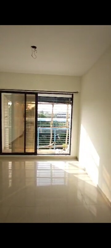 Room in 1 BHK Apartment at Reliable Gulraj Tower, Kurla – for Rent