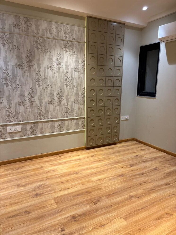 Room, green-wood-city 3 Bedroom 180 Sq.Yd. Builder Floor In Sector 45 Gurgaon 9028314