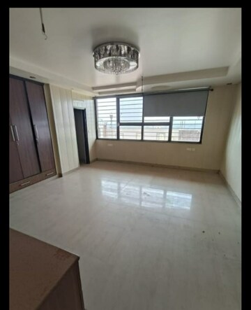 Room in 5 BHK Penthouse at Ramprastha Society, Ramprastha Greens – for Rent