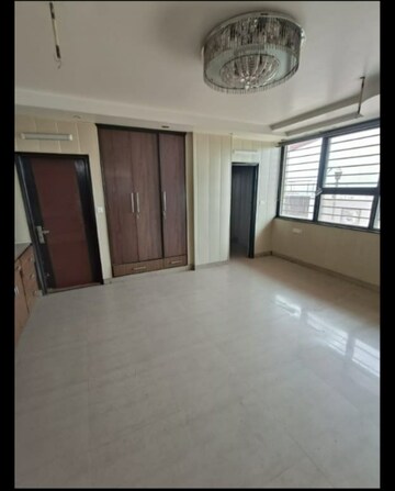 Room in 5 BHK Penthouse at Ramprastha Society, Ramprastha Greens – for Rent