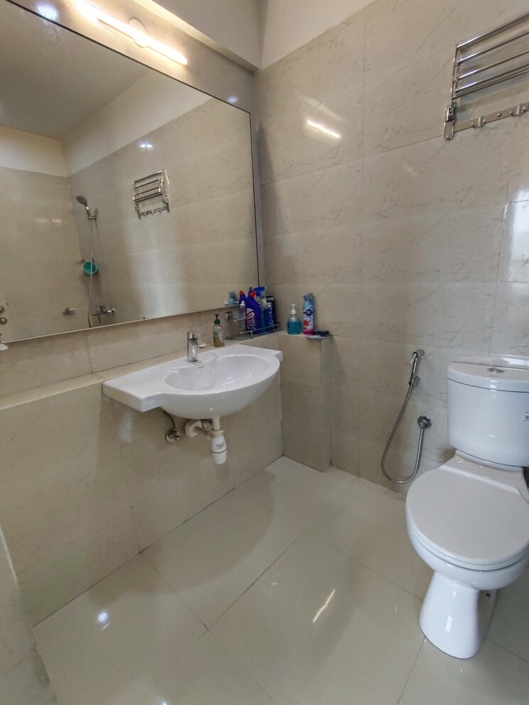 Bathroom, hiranandani-fortune-city 2 Bedroom 983 Sq.Ft. Apartment In New Panvel Navi Mumbai 9028324