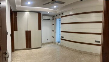Bedroom in 6+ BHK Builder Floor at Defence Colony – for Sale
