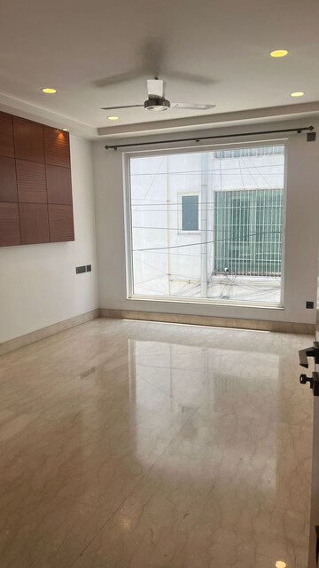 Bedroom in 6+ BHK Builder Floor at Defence Colony – for Sale