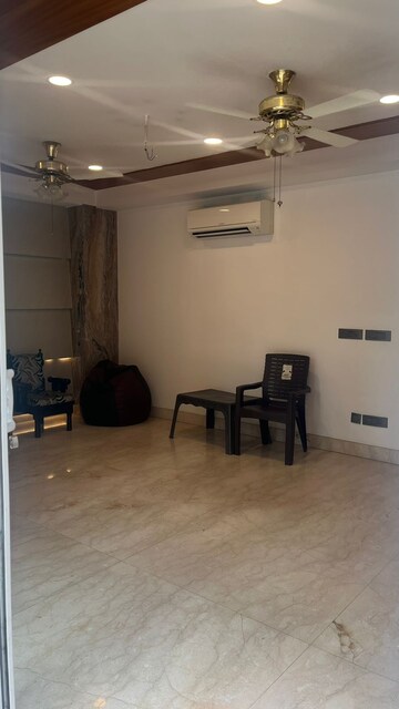 Living Room in 6+ BHK Builder Floor at Defence Colony – for Sale