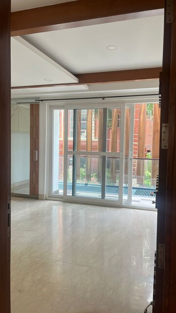 Bedroom in 6+ BHK Builder Floor at Defence Colony – for Sale