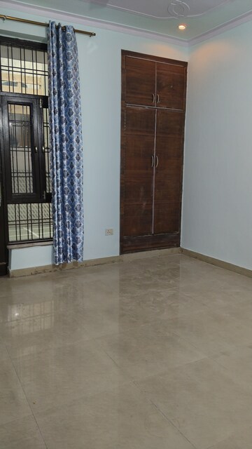 Room in 2 BHK Independent House at Sector 45 – for Rent
