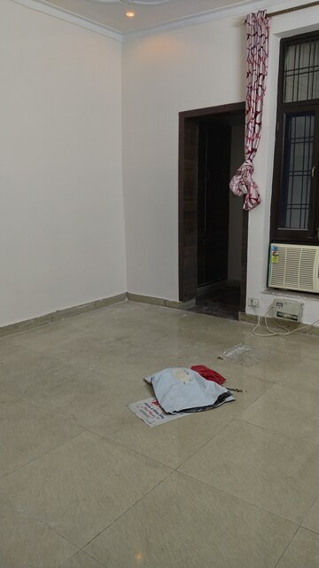 Room in 2 BHK Independent House at Sector 45 – for Rent