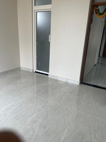 Room in 4 BHK Apartment at Mansarovar Extension – for Rent