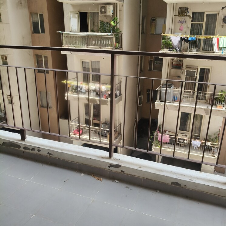Balcony, rof-aalayas 2 Bedroom 428 Sq.Ft. Apartment In Sector 102 Gurgaon 9028358