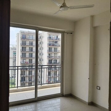 Room in 2 BHK Apartment at ROF Aalayas, Sector 102 – for Rent
