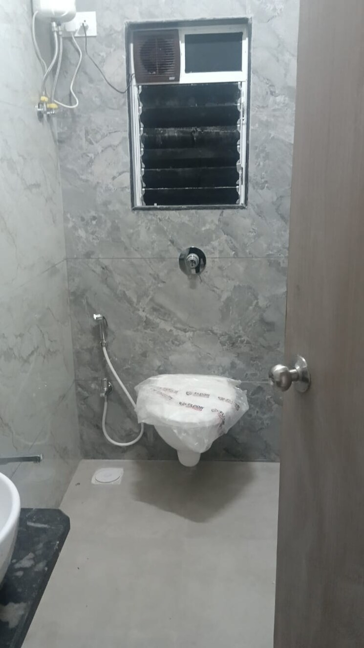 Bathroom, kamla-ridhima 2 Bedroom 625 Sq.Ft. Apartment In Malad West Mumbai 9028373