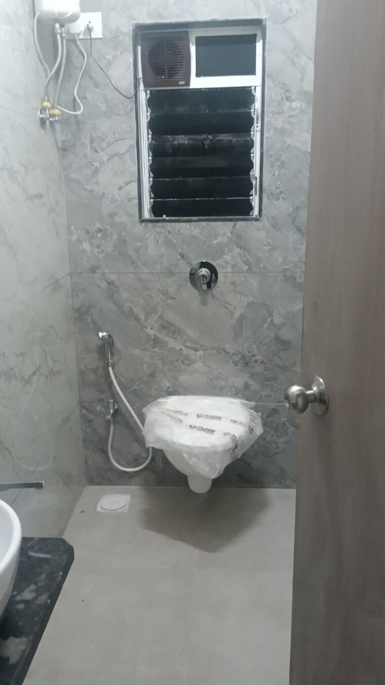 Bathroom, kamla-ridhima 2 Bedroom 625 Sq.Ft. Apartment In Malad West Mumbai 9028373