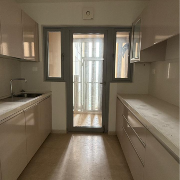 Room in 2 BHK Apartment at Piramal Mahalaxmi, Arthur rd – for Rent