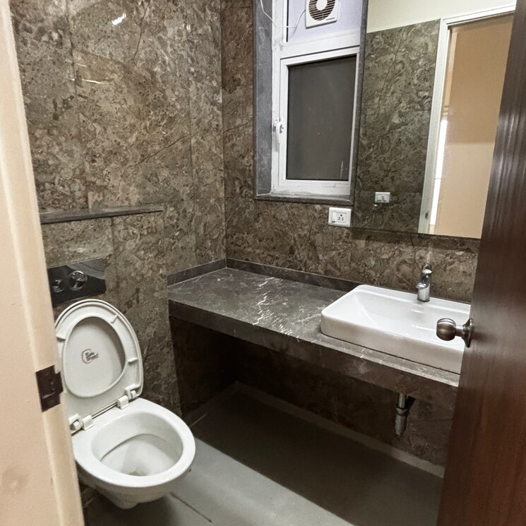 Bathroom, lnt-realty-crescent-bay 3 Bedroom 1470 Sq.Ft. Apartment In Dhabholkar Wadi Mumbai 9028395