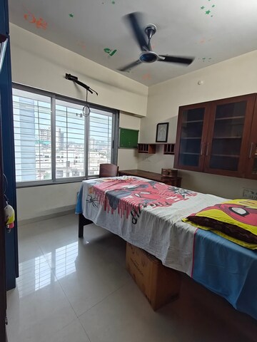 Bedroom in 2.5 BHK Apartment at Andheri West – for Rent