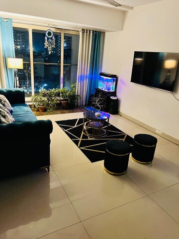 Team Area in 3 BHK Apartment at Andheri West – for Rent