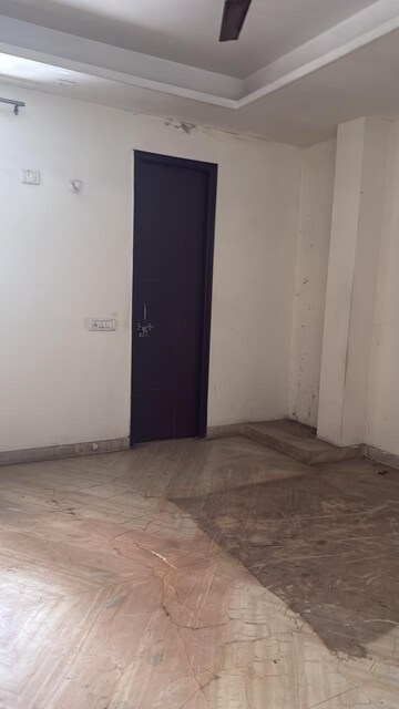 Room in 3 BHK Builder Floor at Palam Vihar Residents Association, Palam Vihar – for Rent