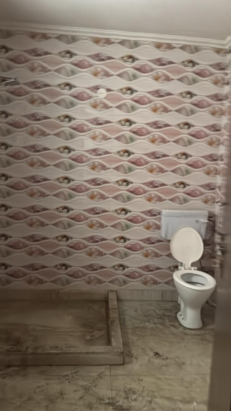 Bathroom, palam-vihar-residents-association 3 Bedroom 1140 Sq.Ft. Builder Floor In Palam Vihar Gurgaon 9028428