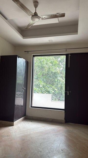 Room in 3 BHK Builder Floor at Palam Vihar Residents Association, Palam Vihar – for Rent