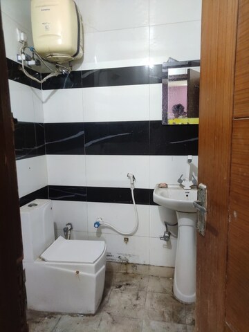 Attached Bathroom in 3 BHK Independent House at Sector 45 – for Rent