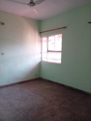 Room in 2 BHK Apartment at Sarita Vihar Pocket-J RWA, Sarita Vihar – for Sale