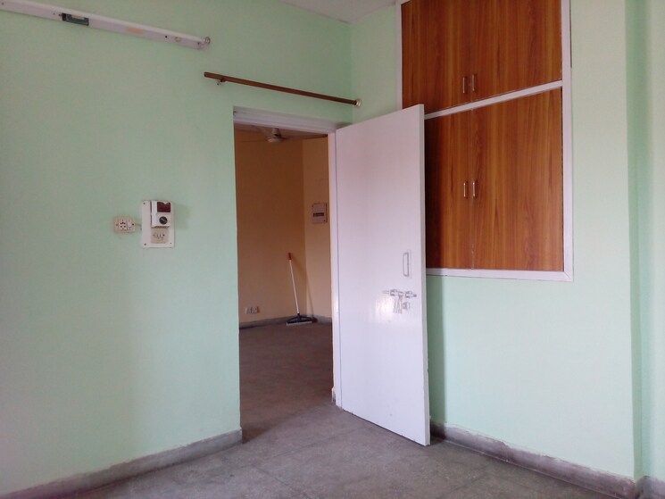Room, sarita-vihar-pocket-j-rwa 2 Bedroom 929 Sq.Ft. Apartment In Sarita Vihar Delhi 9028432