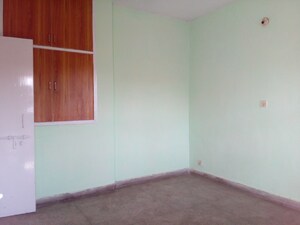 Room in 2 BHK Apartment at Sarita Vihar Pocket-J RWA, Sarita Vihar – for Sale